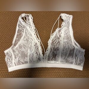 Gap-Elegant White Lace Bralette